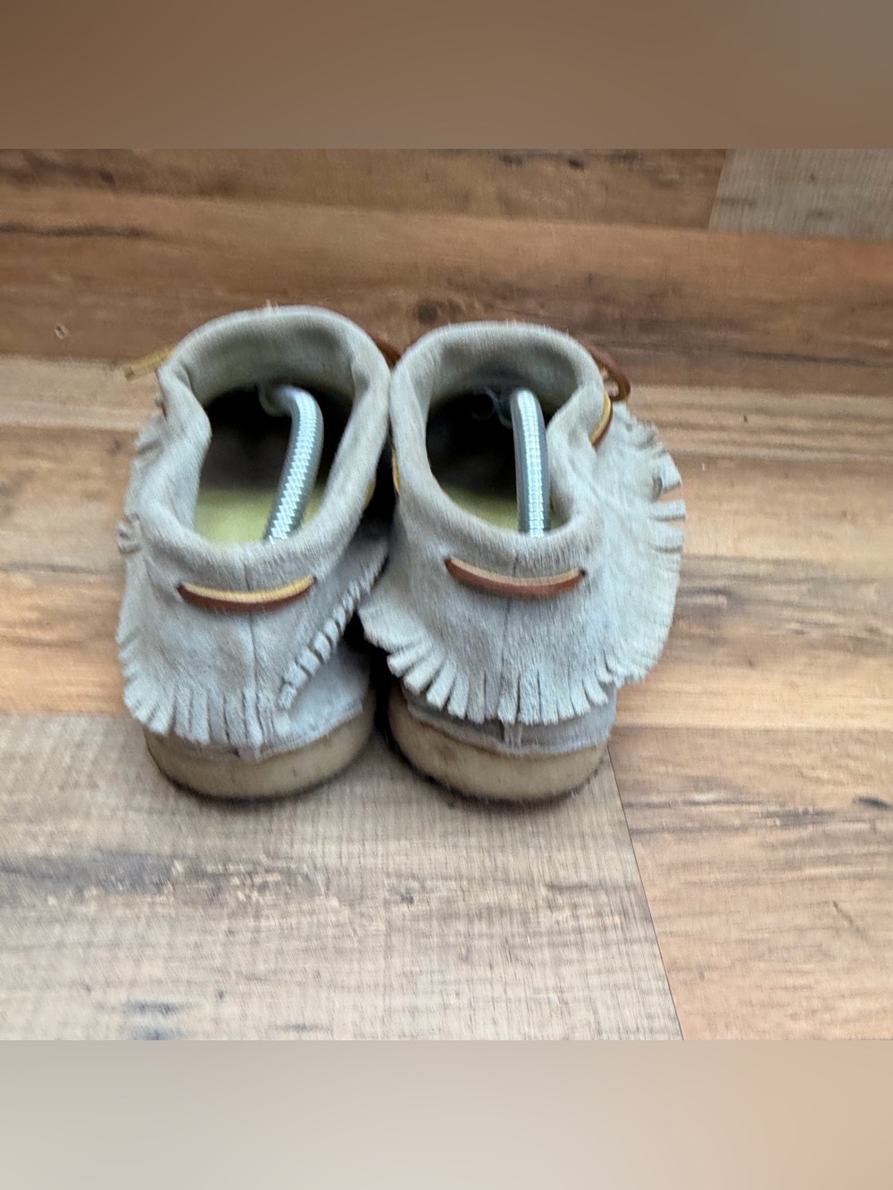 Eastland "Casco" Womens size 7.5 Suede Moccasin Fringe Shoes with Yellow Vamp - Picture 4 of 9